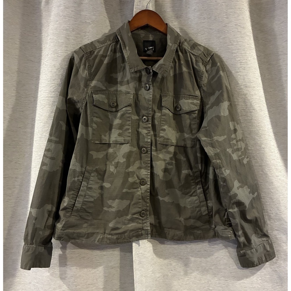 Vuori Ripstop Camo Jacket Button Down Women's size XL